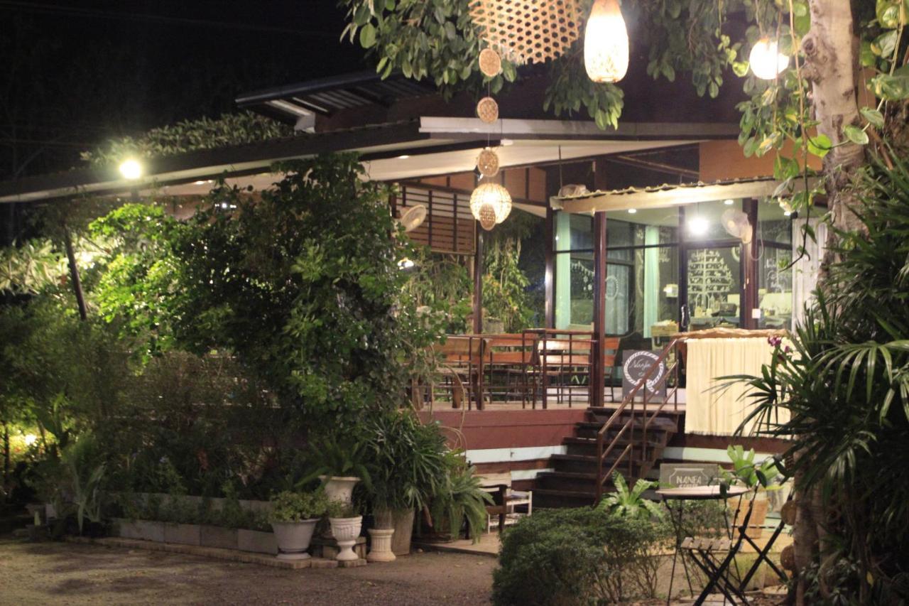 น่านฟ้าชลธีรีสอร์ท Nanfachonlathi Resort Luaran gambar